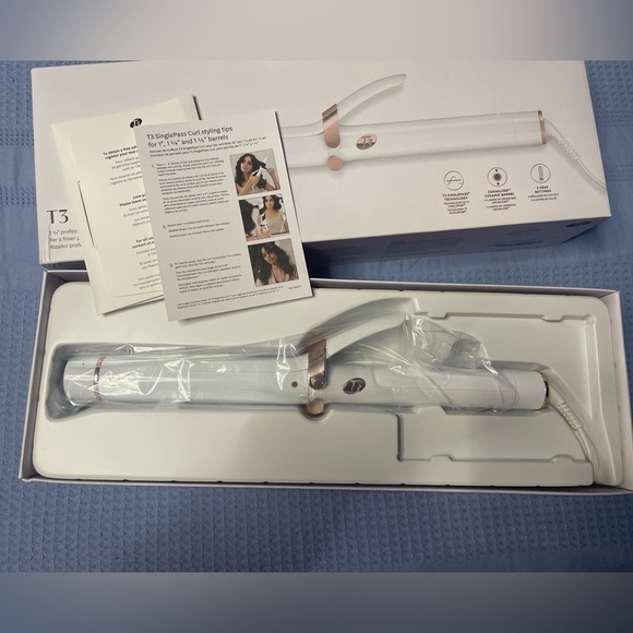 T3 singlepass  1 1/4 curling iron - Picture 2 of 3